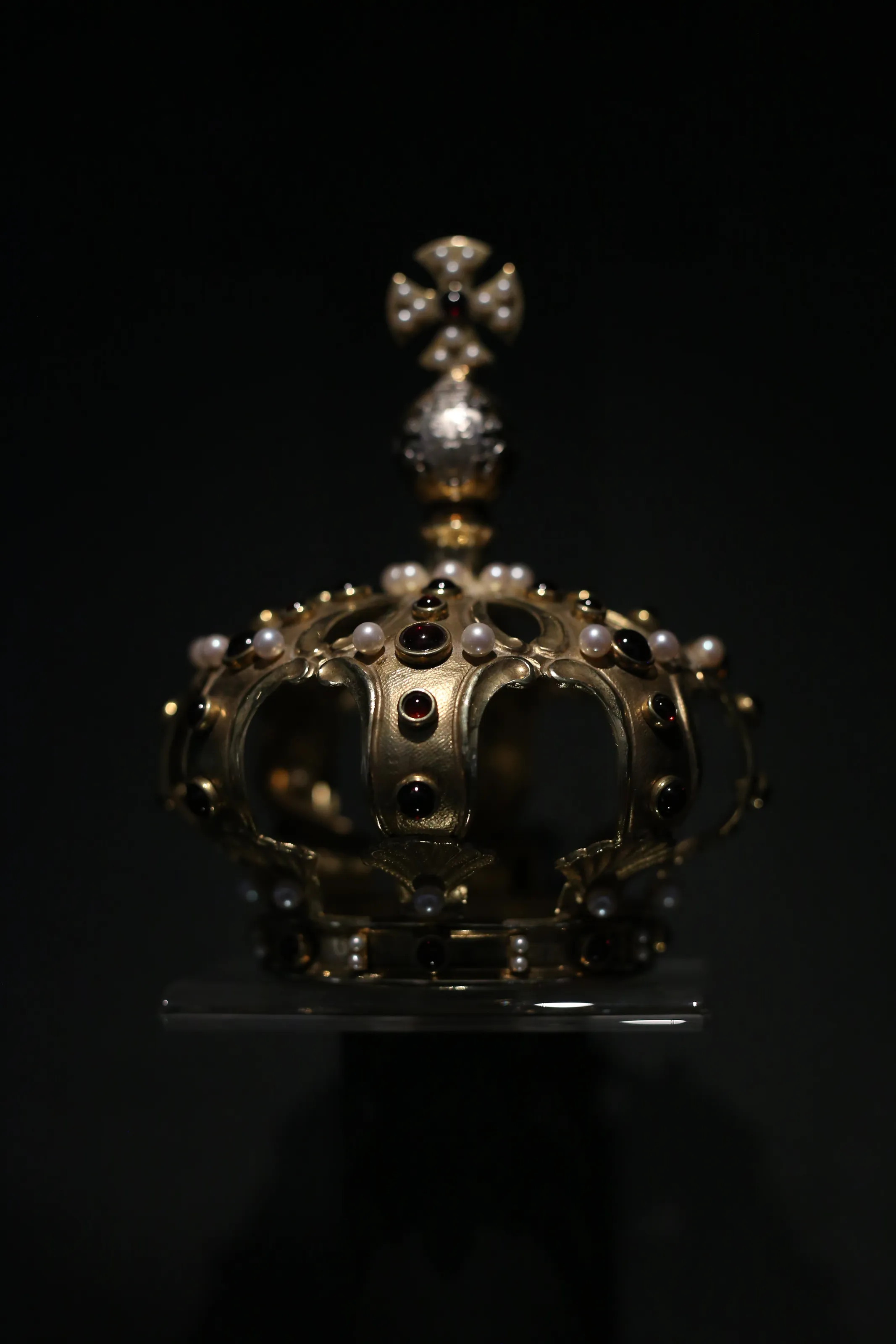 Still crown