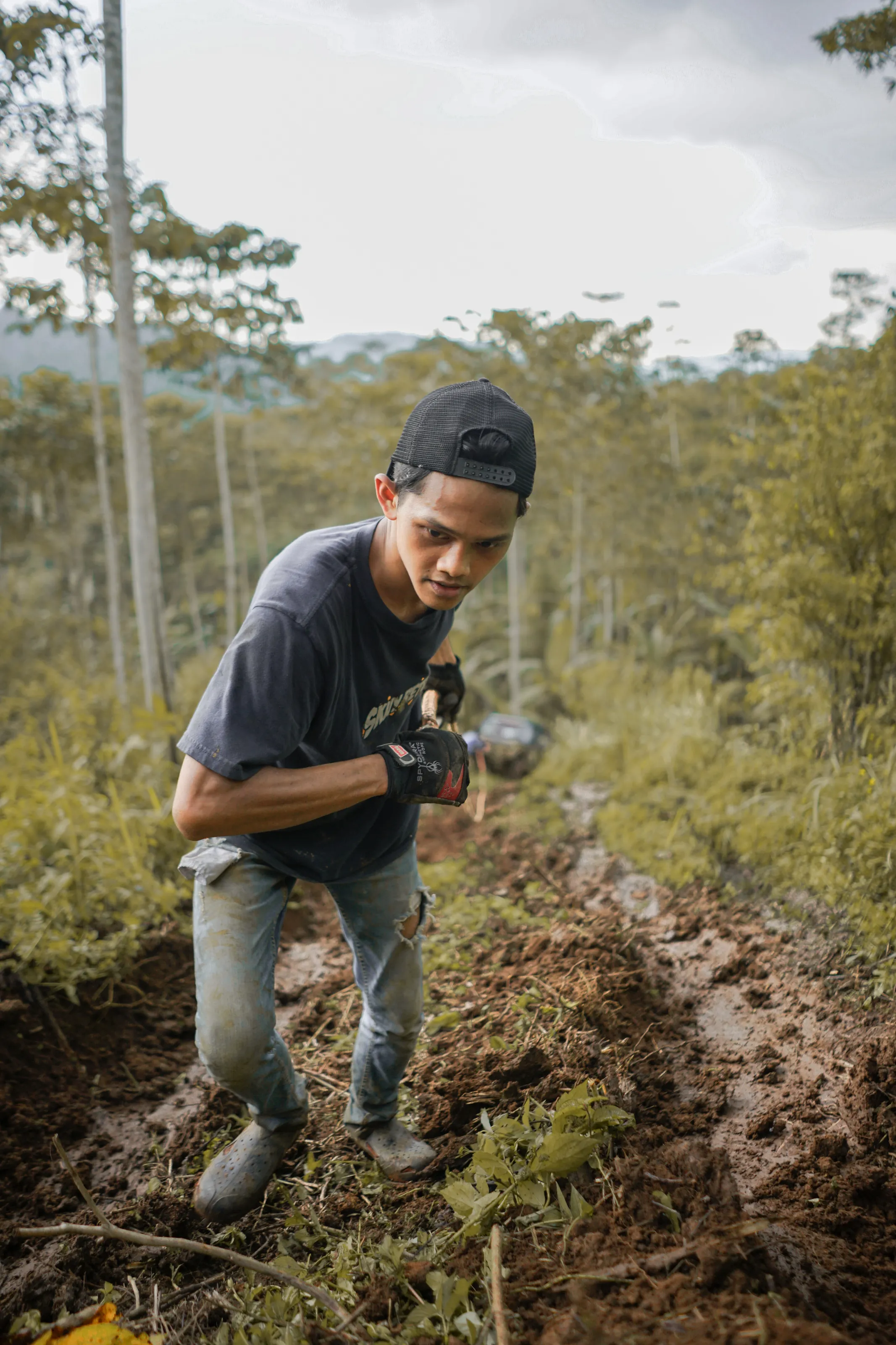 Offroad Crew Pulling Rope