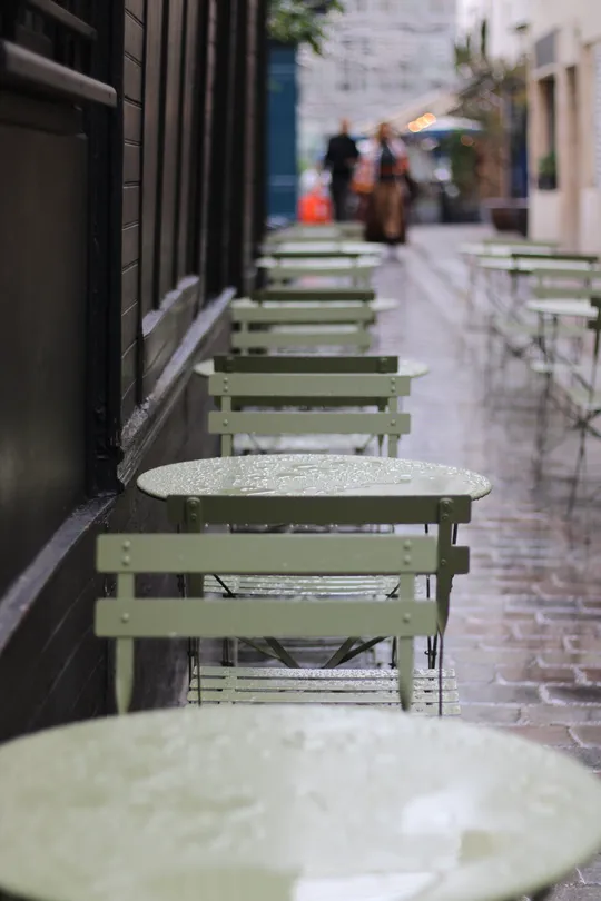Sous la pluie