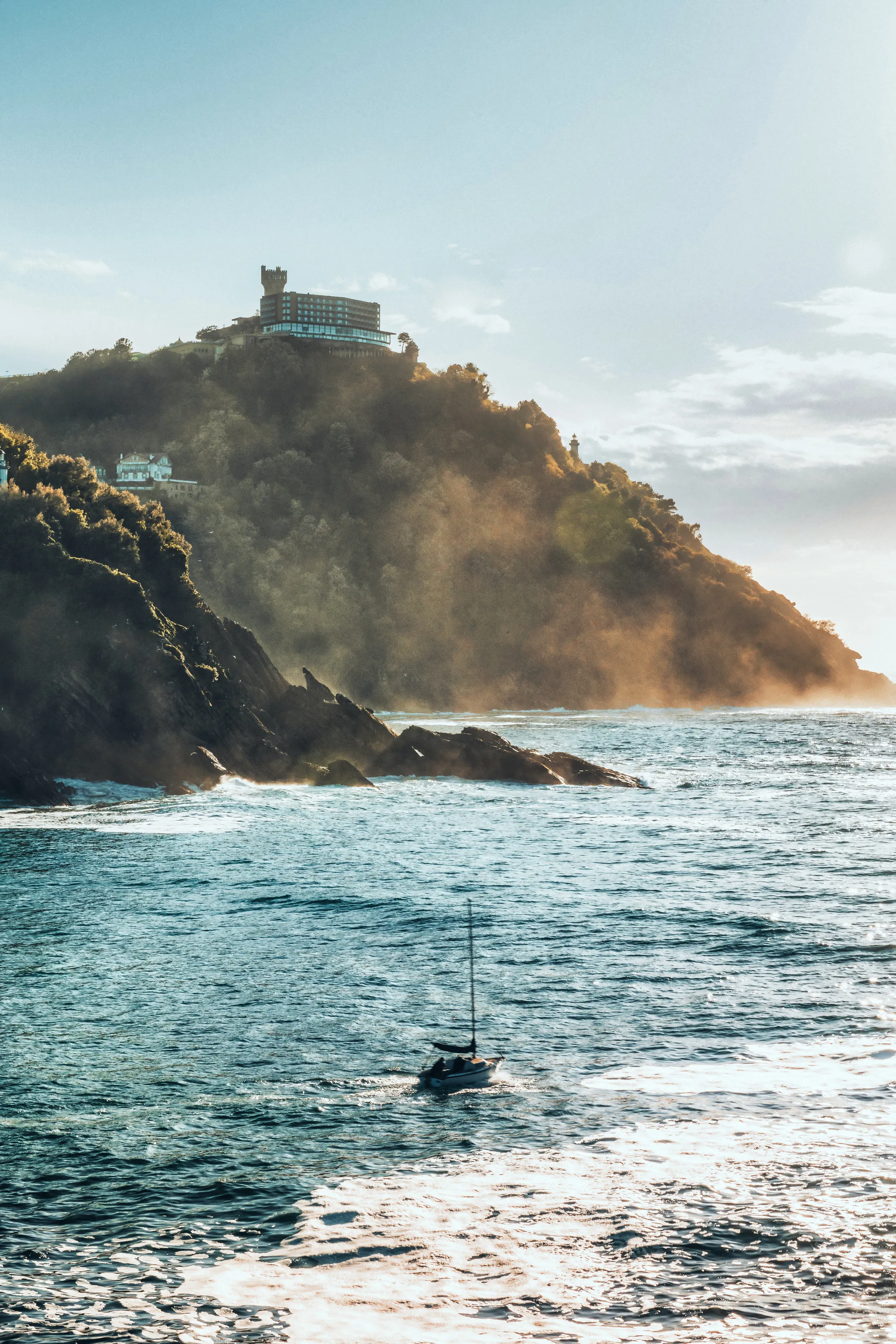 Between sky, ocean and mystery