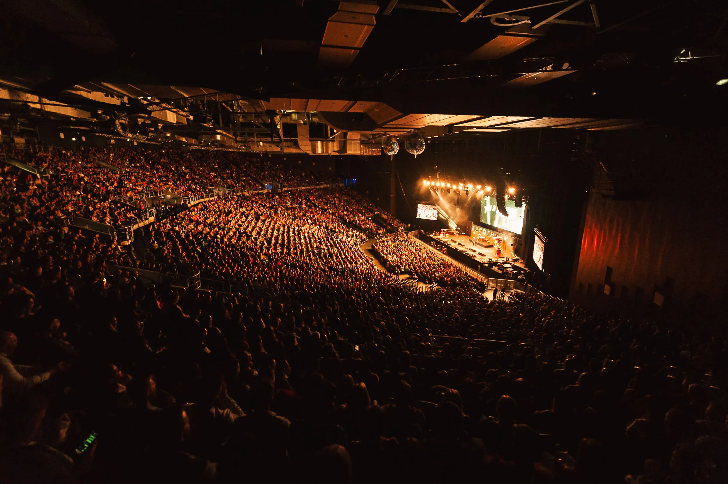 The 2 Johnnies live @ 3 Arena