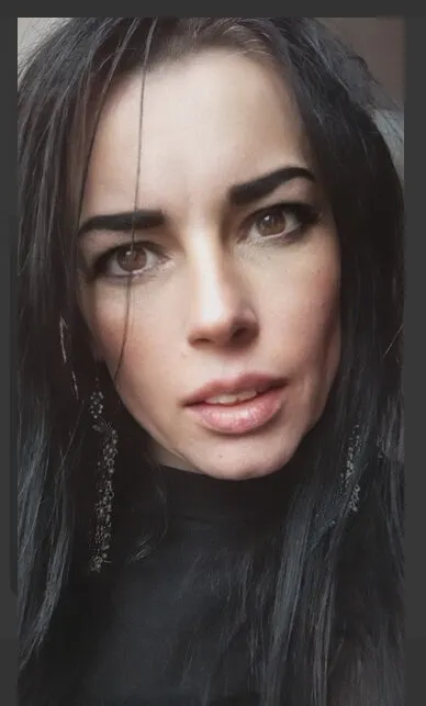eyes speak of love